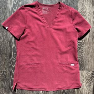 Burgundy figs scrub top size small